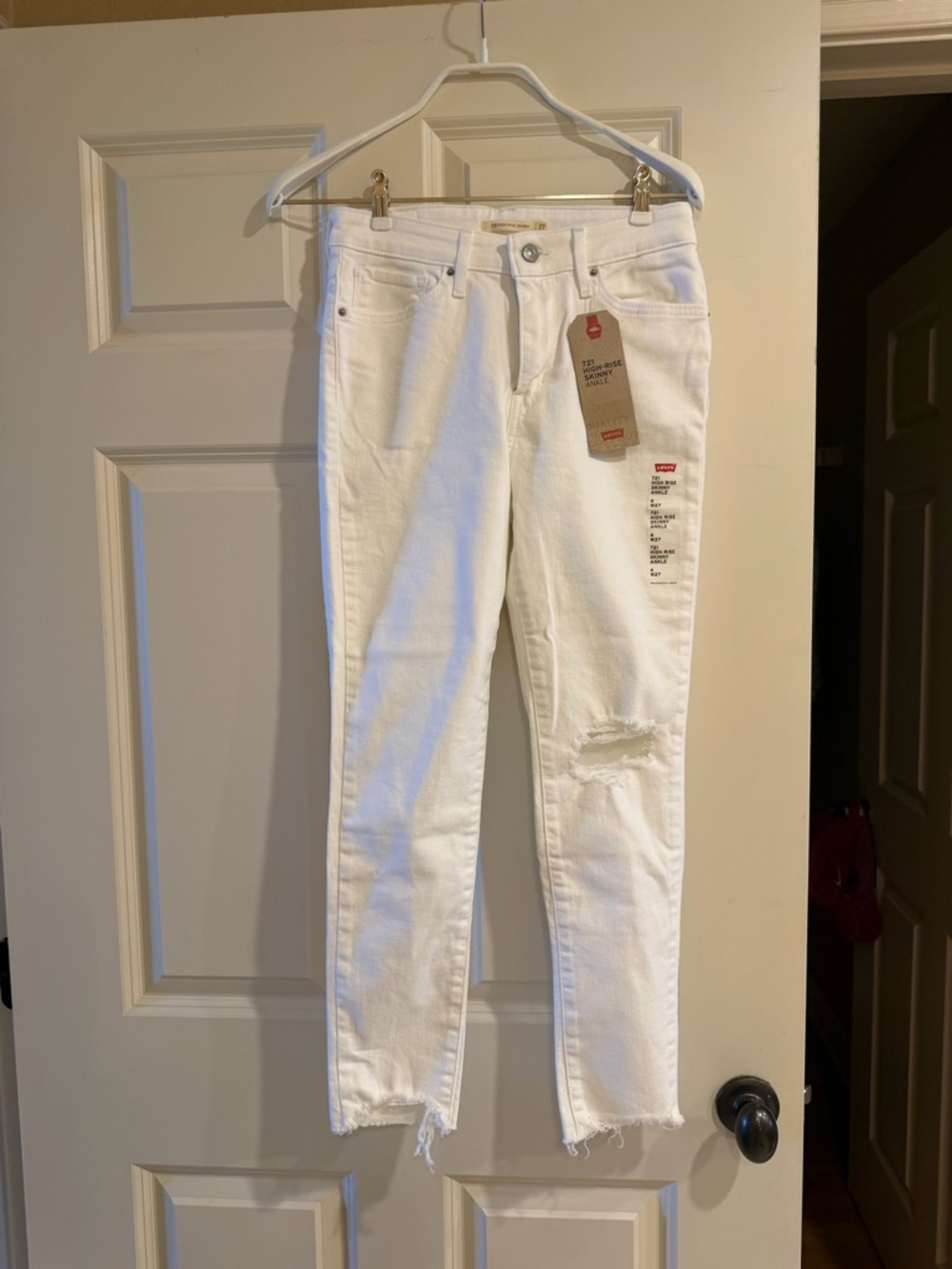 NWT Levi's White High-Rise Skinny Jeans